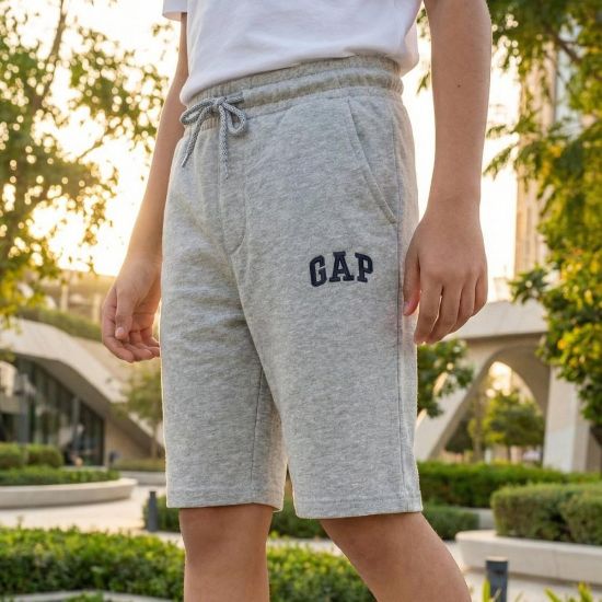صورة شورت برمودا GAP رمادي